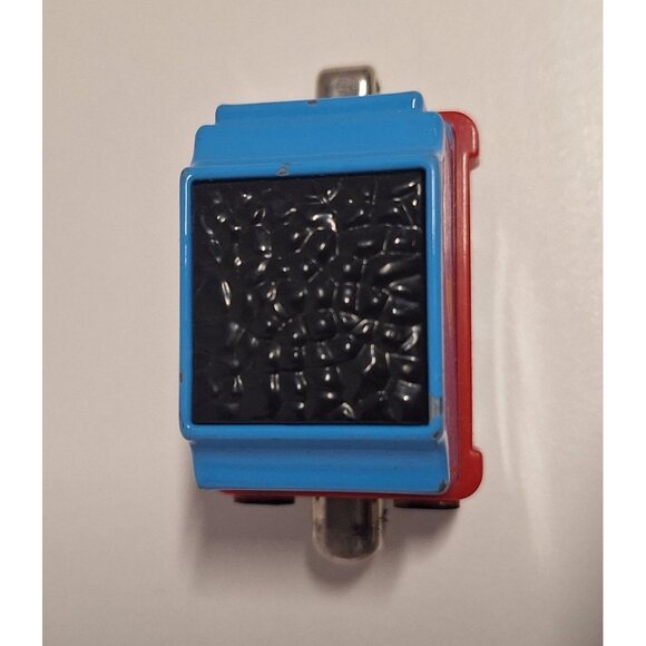 Thomas & Friends Gordons Tender #4 Train Car Blue Red Magnetic Diecast 2009 - Picture 5 of 7